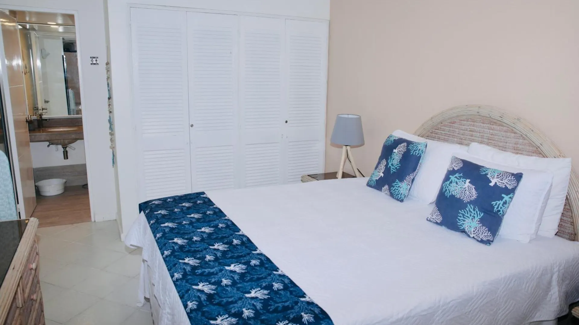 Bay Point- Ocean View Apartments By Nidho Properties San Andres  San Andres (San Andres and Providencia Islands)